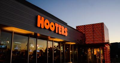 Hooters Restaurants Closing: Causes, Impact, and Future Prospects?